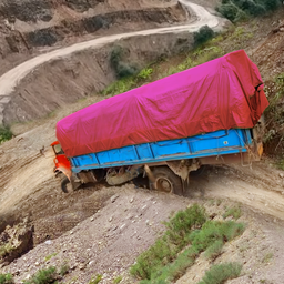 Indian Cargo Truck Simulation: Hill Truck Drive 3D