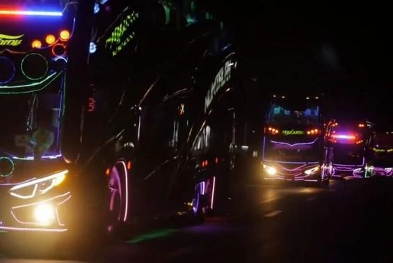 Night Bus Double Decker Wallpa - Image screenshot of android app