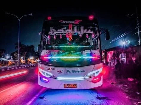 Night Bus Wallpaper - عکس برنامه موبایلی اندروید