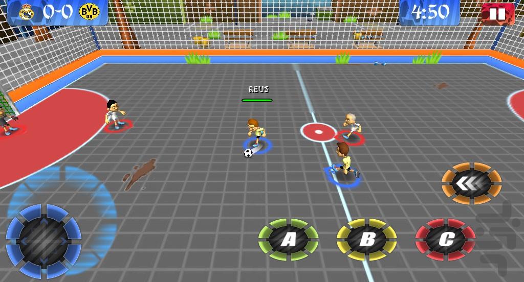 فوتبال داخل فنس - عکس بازی موبایلی اندروید