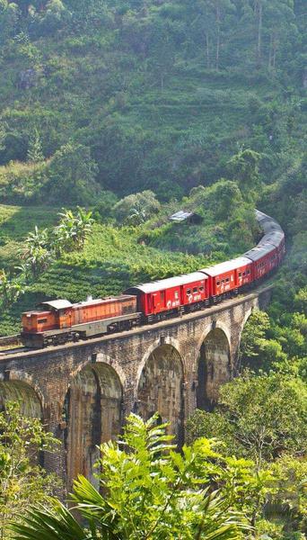 Train Pictures - Modern Train Wallpa - Image screenshot of android app