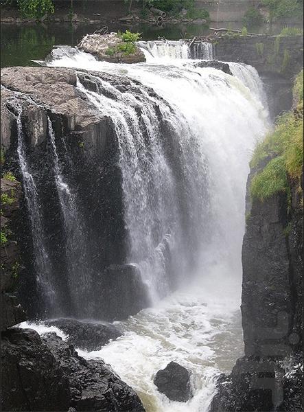 والپیپر زنده آبشار زیبا (چهاردهم) - عکس برنامه موبایلی اندروید