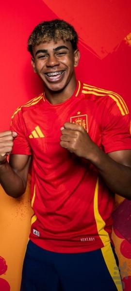 تصویر زمینه یامال - عکس برنامه موبایلی اندروید