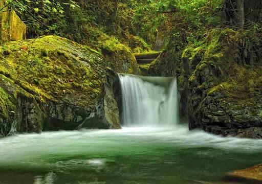Waterfall Wallpapers - Image screenshot of android app