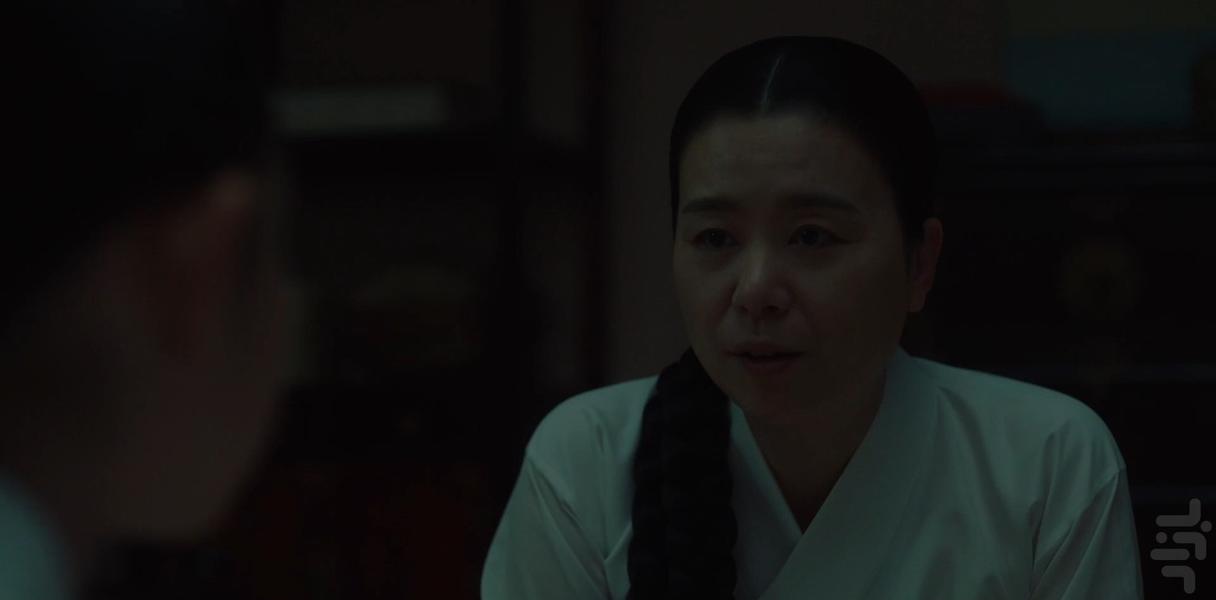 سر آستین قرمز - عکس برنامه موبایلی اندروید