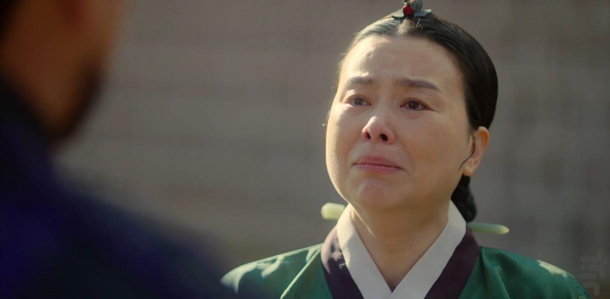 سر آستین قرمز - عکس برنامه موبایلی اندروید