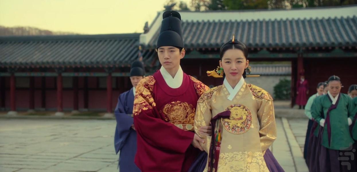 سر آستین قرمز - عکس برنامه موبایلی اندروید