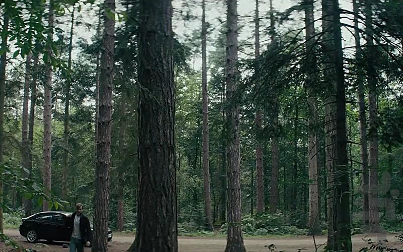 مردی که به زمین افتاد - عکس برنامه موبایلی اندروید