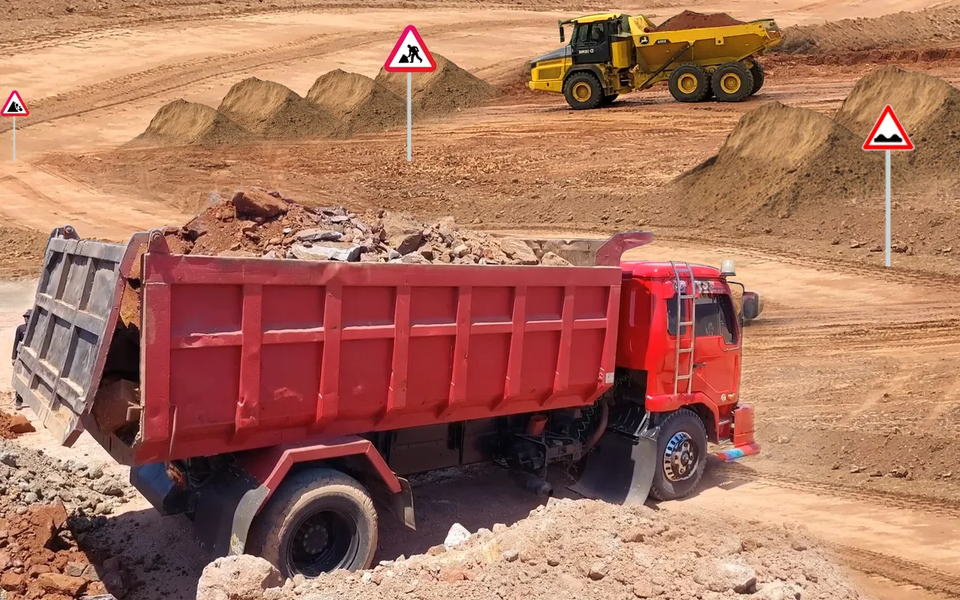 Cargo Long Truck Simulator - Gameplay image of android game