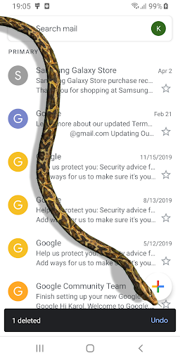 Snake on Screen Hissing Joke - Image screenshot of android app