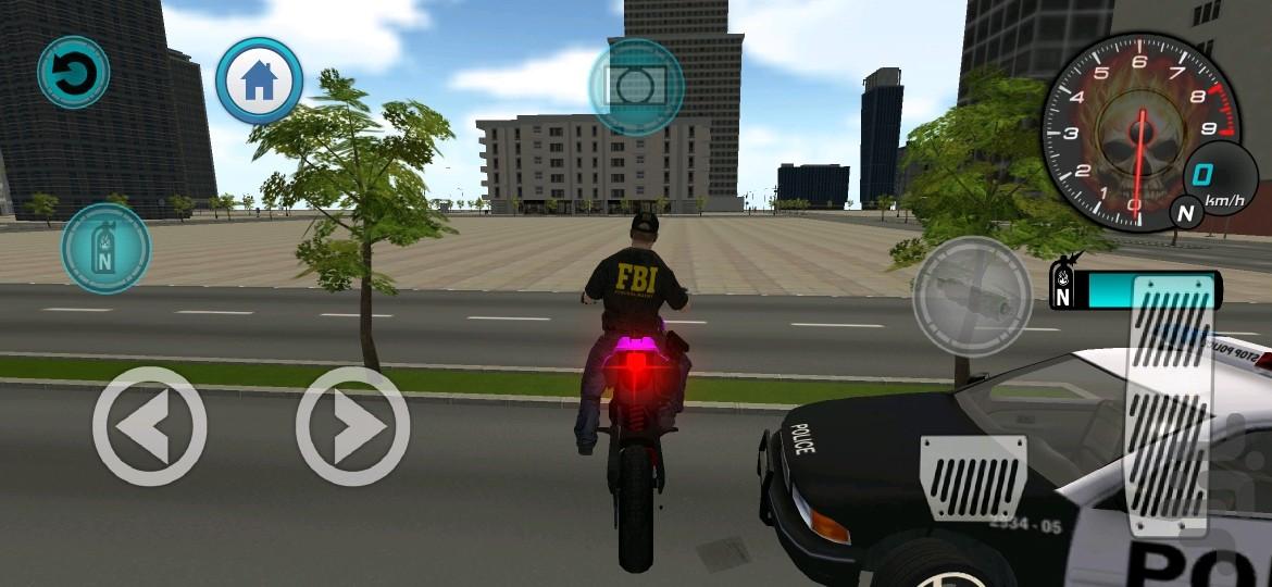 موتورسوار و پلیس ، موتوری - Gameplay image of android game