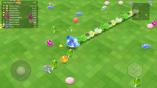 Sweet Crossing: Snake.io - Gameplay image of android game