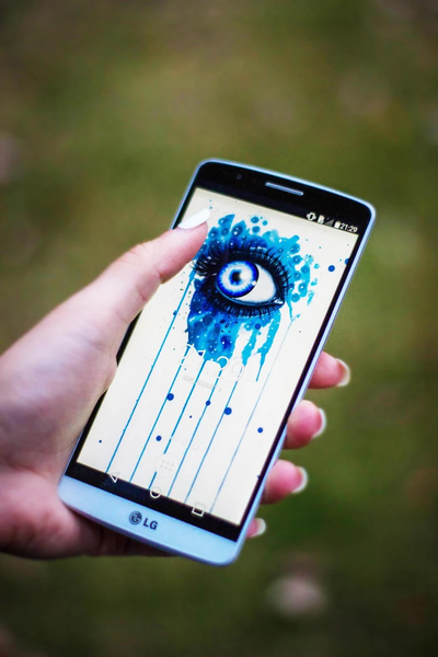Beautiful Eyes wallpaper - Image screenshot of android app