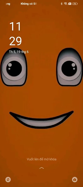 Funky Silly Smile Wallpaper - Image screenshot of android app