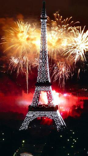 Fireworks New Year Eiffel Tower Live Wallpaper - Image screenshot of android app