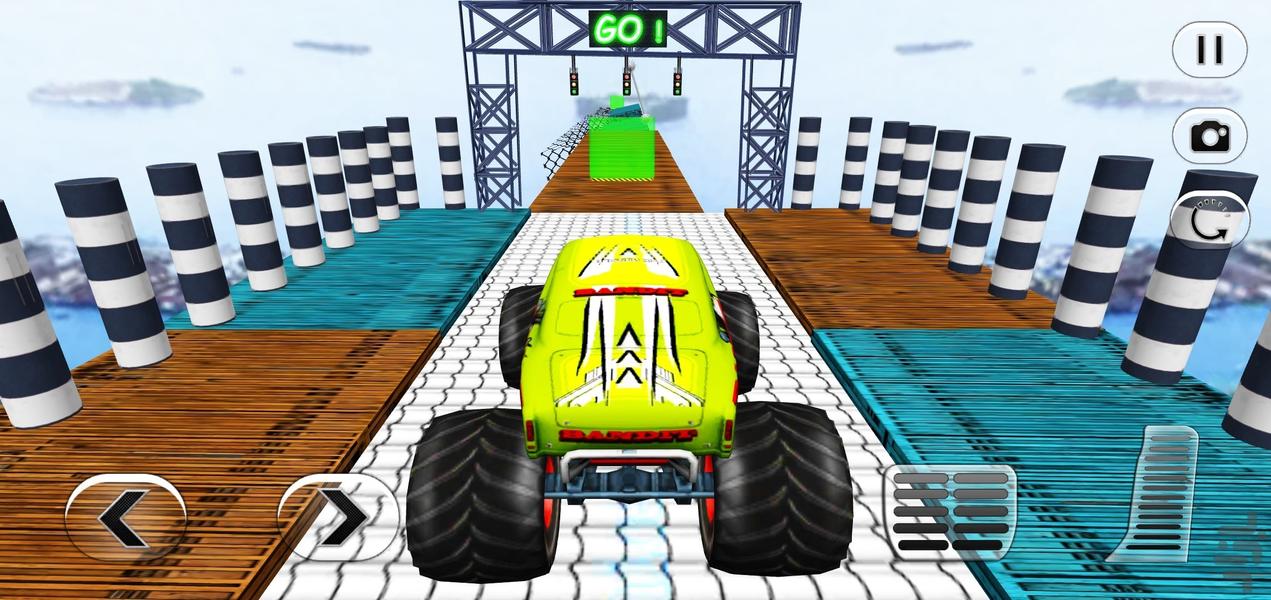 بازی ماشین قدرتی - Gameplay image of android game